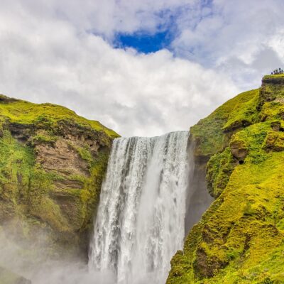 Investir dans l’eau en bourse : ETF et actions