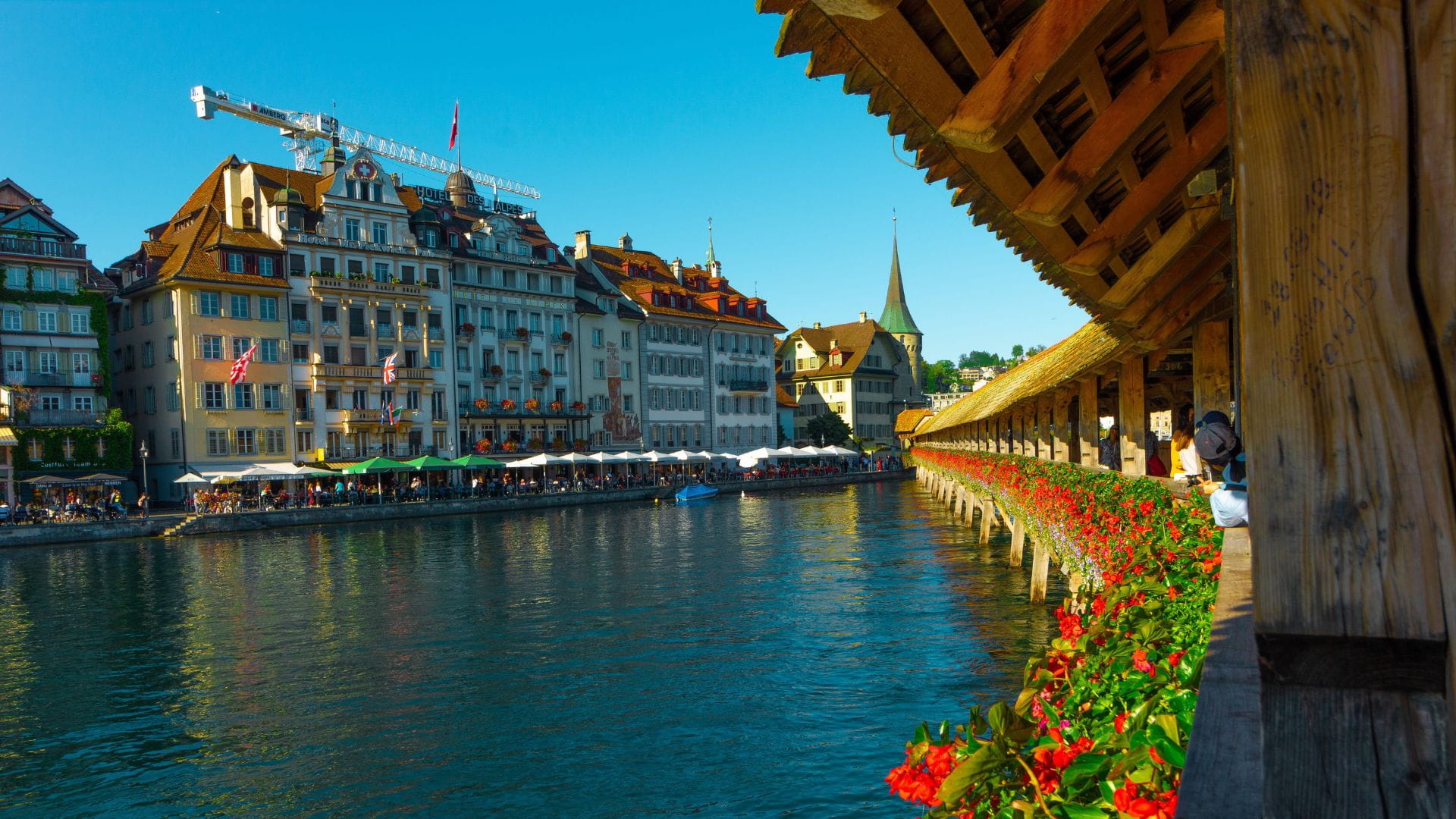 Vue sur la Reuss et le Kapellbrücke à Lucerne, en Suisse.